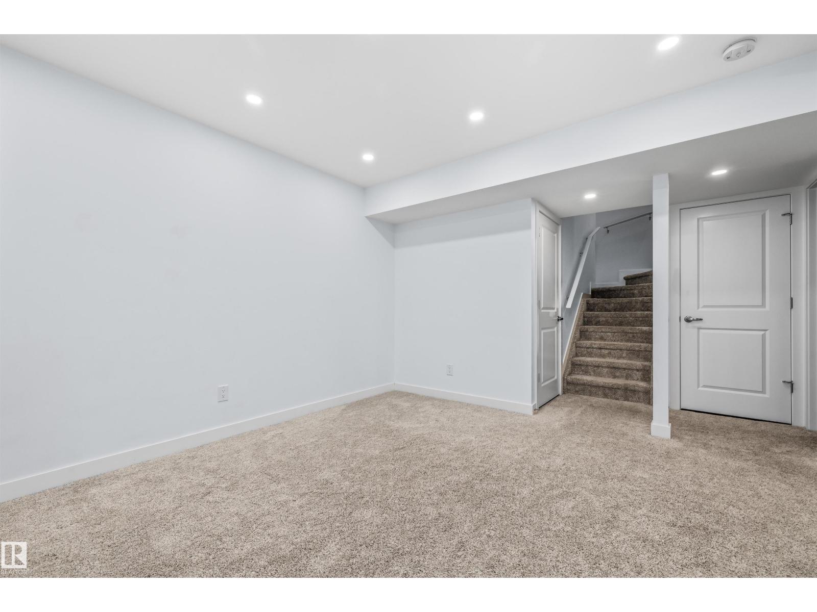 3082 WHITELAW DR NW - 38