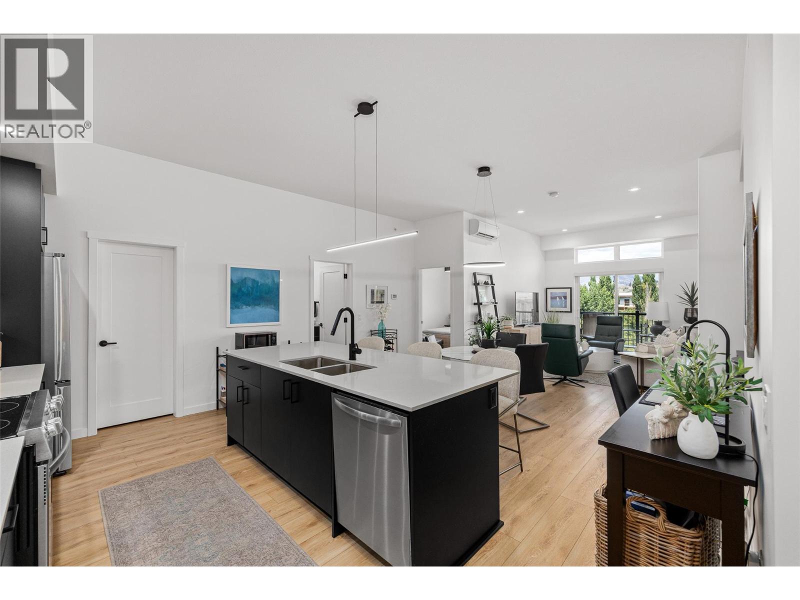 #607 660 Cawston Avenue - 3