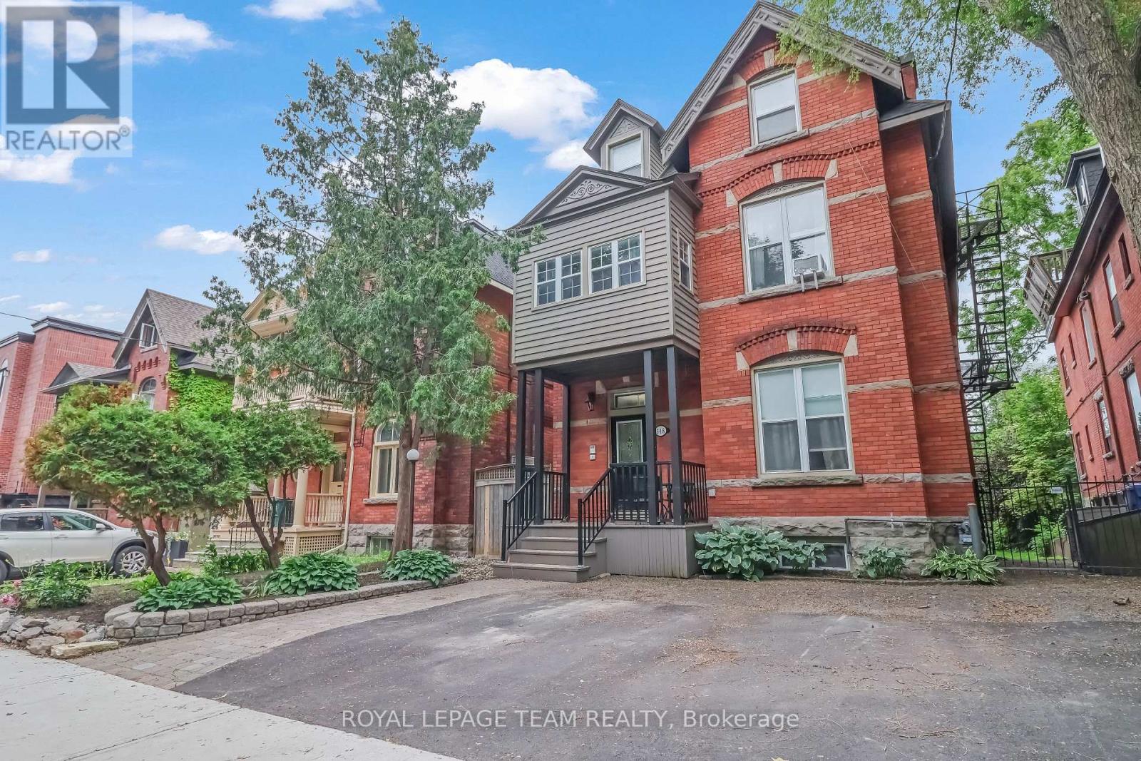 548 MACLAREN STREET - 1