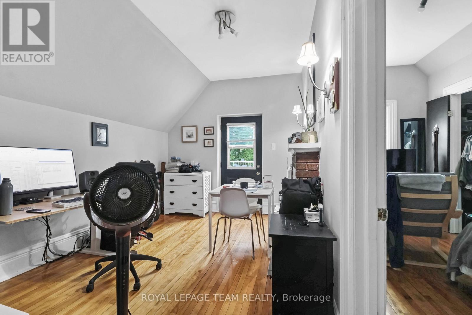 548 MACLAREN STREET - 16