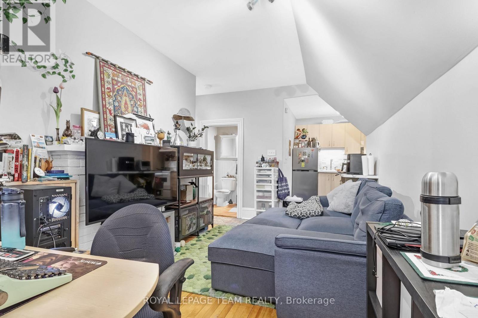 548 MACLAREN STREET - 18