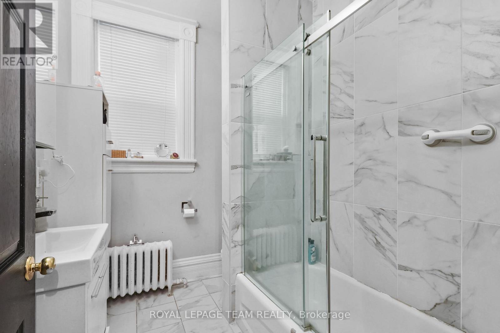 548 MACLAREN STREET - 9