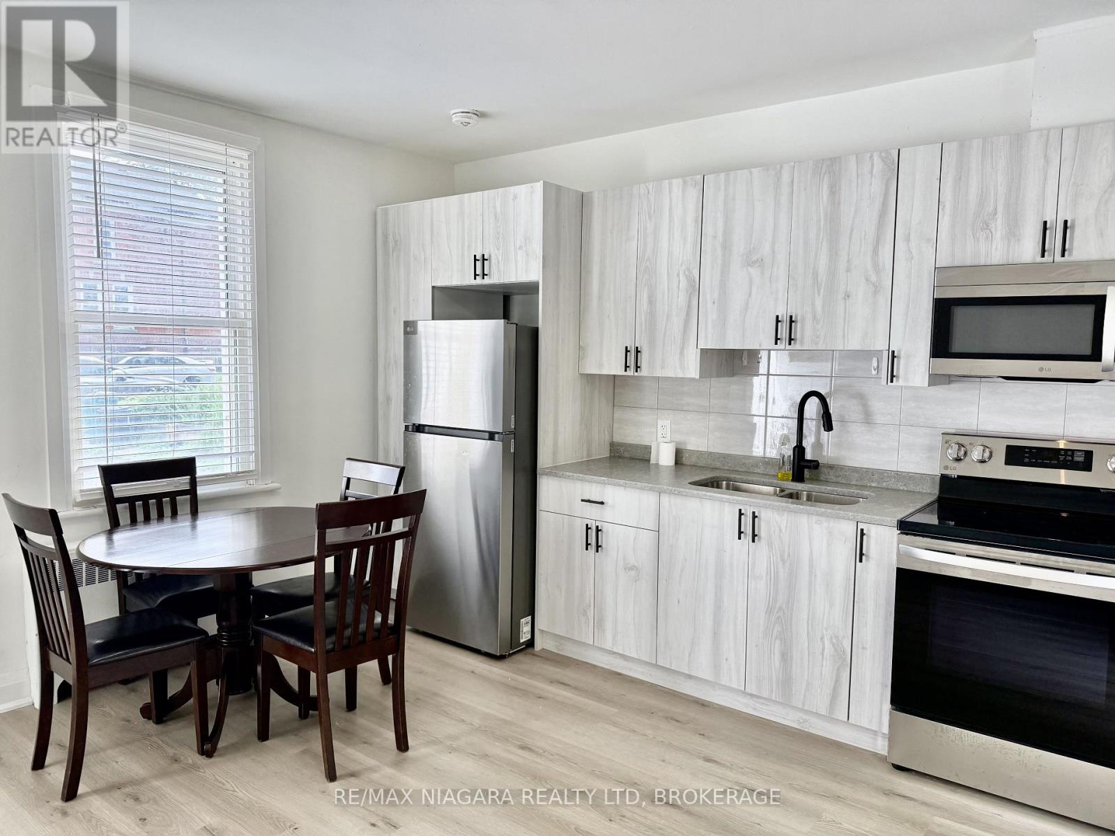 UNIT 2 - 4711 RIVER ROAD