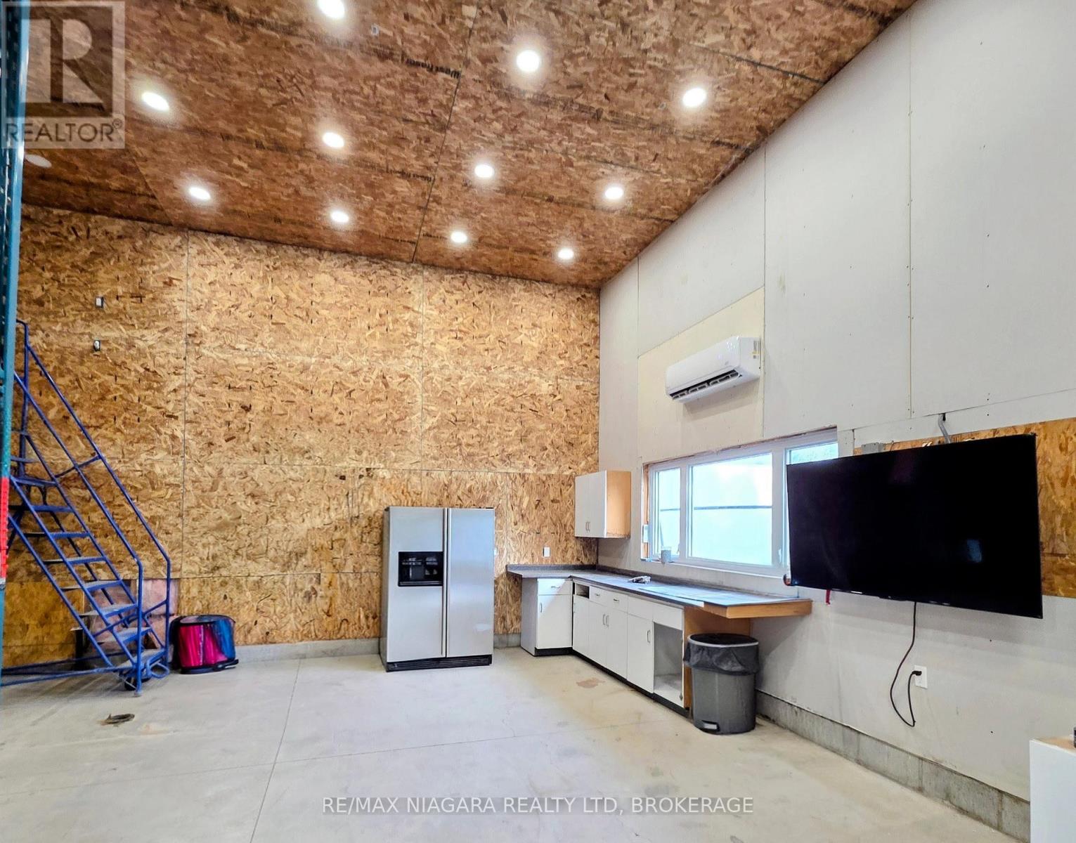 1487 BARRON ROAD - Image 36