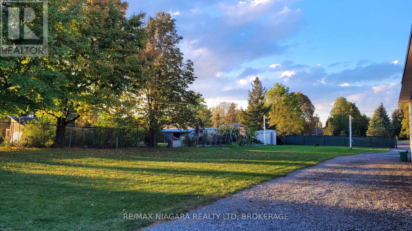 1487 BARRON ROAD - 39