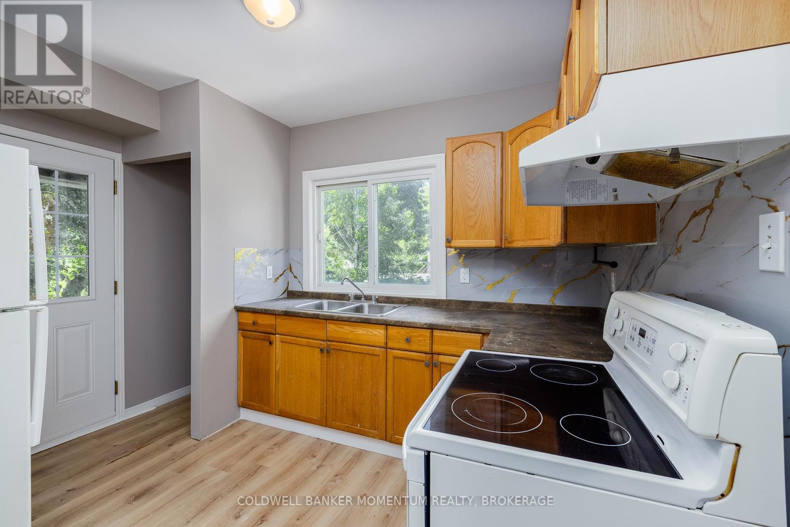 25 GALE CRESCENT - Image 13