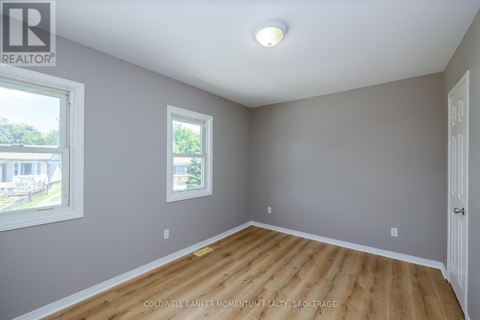 25 GALE CRESCENT - 18
