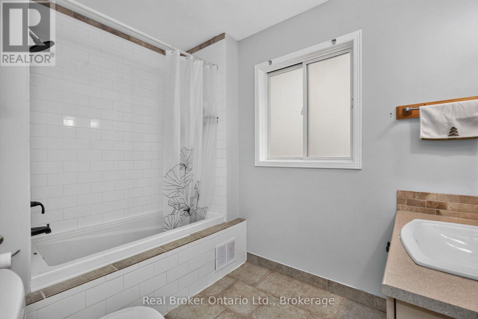 163 WOODLAND DRIVE - Image 24