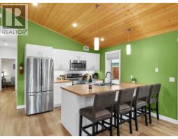 31 Takhini Meadows Drive, Whitehorse North, YT Y1A7A2 Photo 18