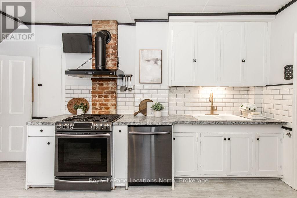 29 TECUMSETH STREET - 12