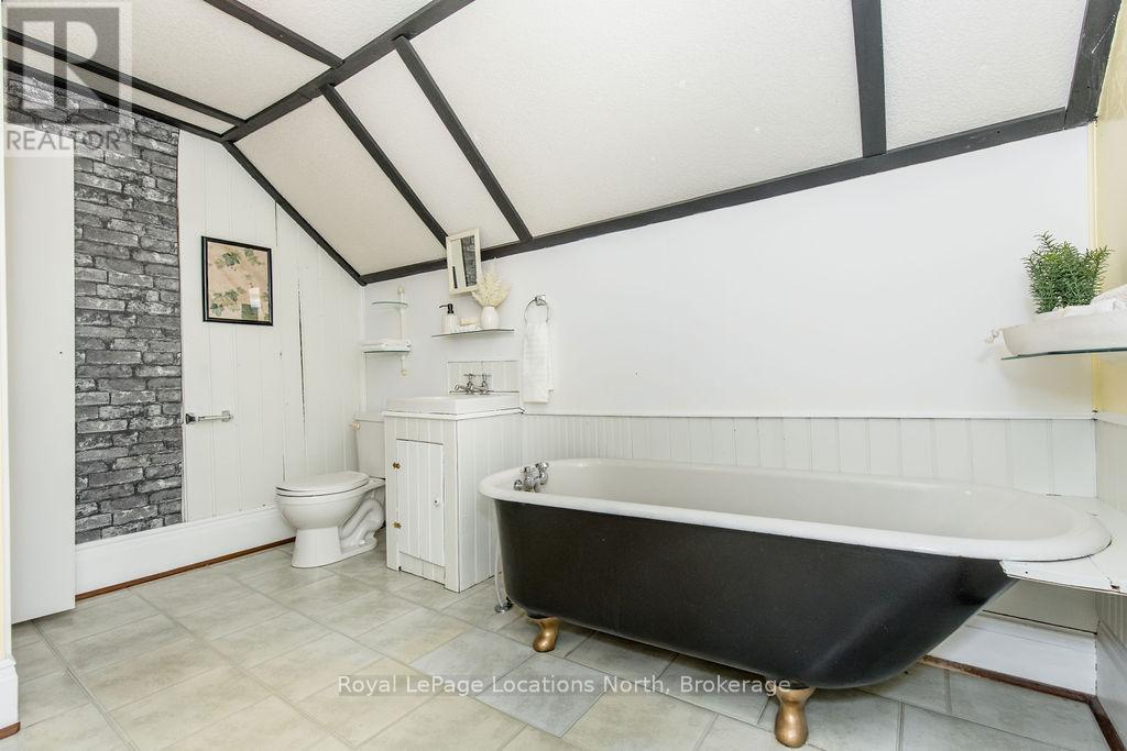 29 TECUMSETH STREET - 36
