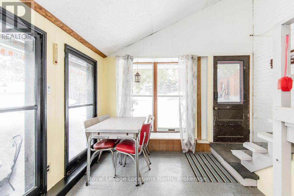 29 TECUMSETH STREET - 40