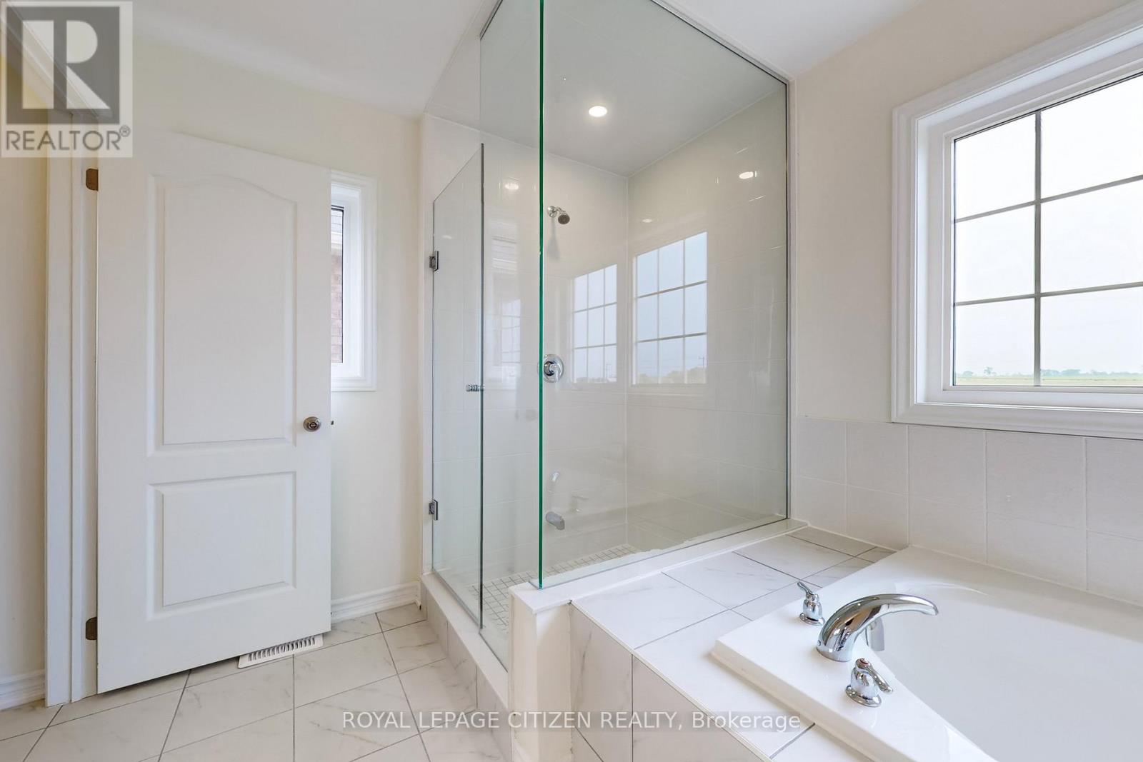 123 CLIFF THOMPSON CRESCENT - 31