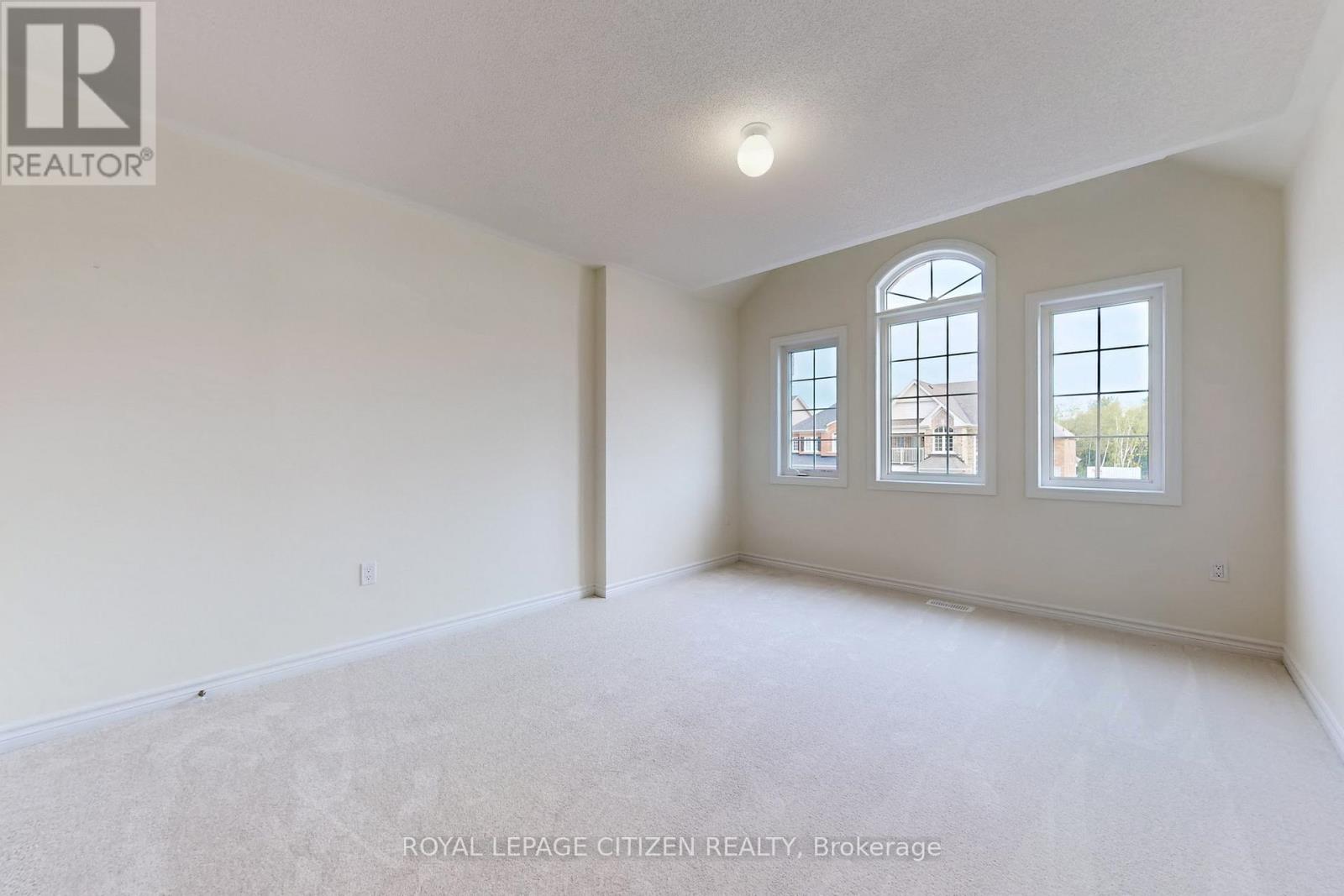 123 CLIFF THOMPSON CRESCENT - 32