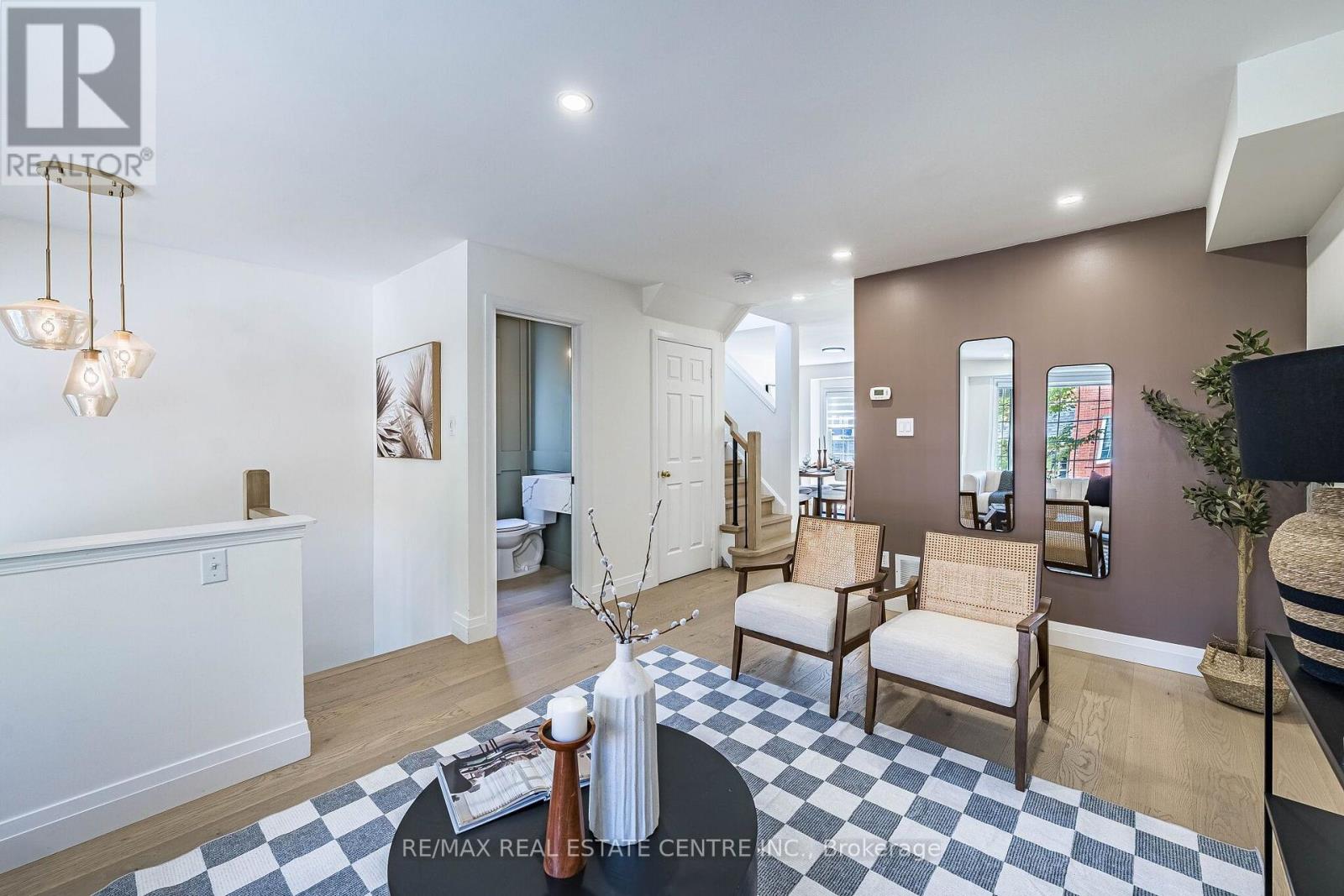 29 MOSAICS AVENUE - Image 11