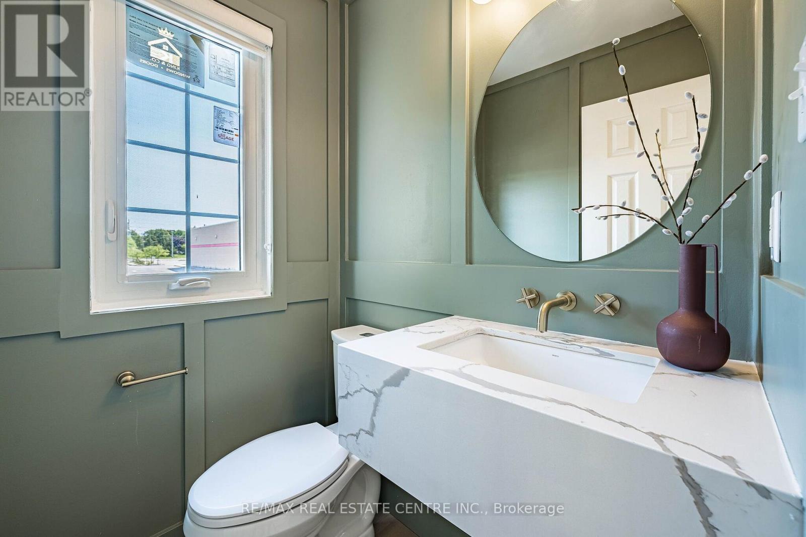 29 MOSAICS AVENUE - Image 25