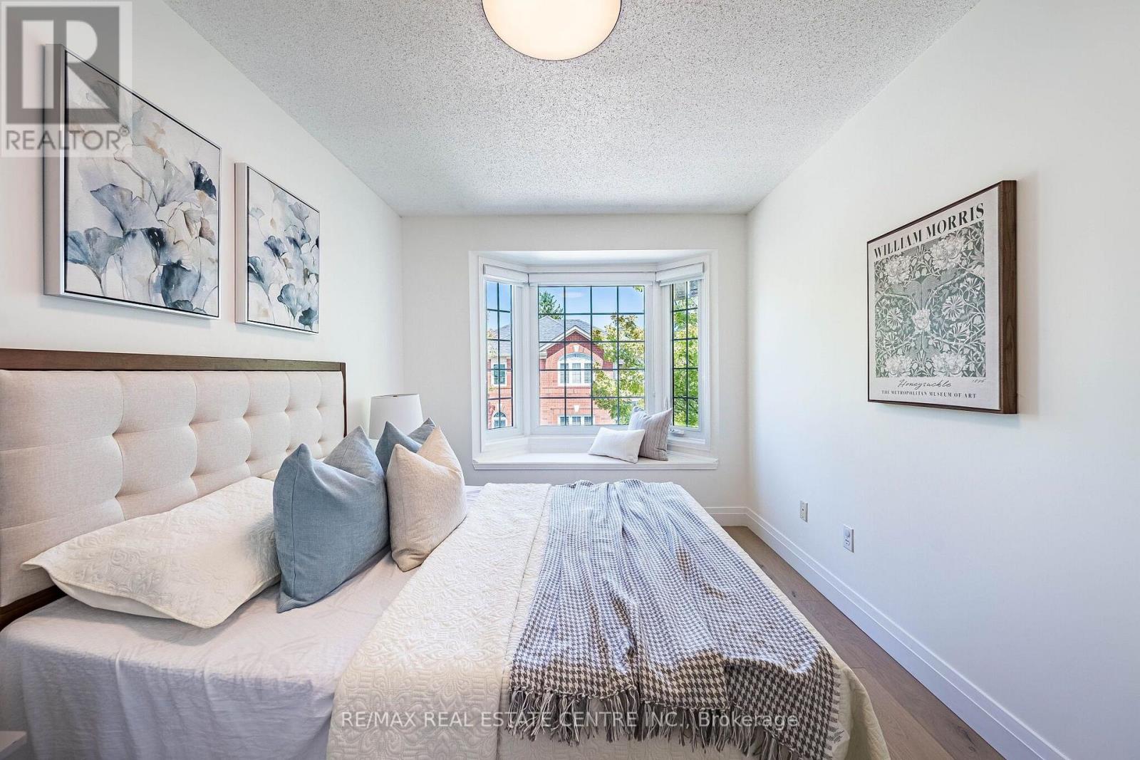 29 MOSAICS AVENUE - Image 36