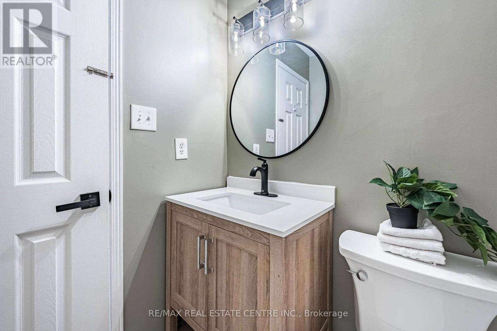 29 MOSAICS AVENUE - Image 40