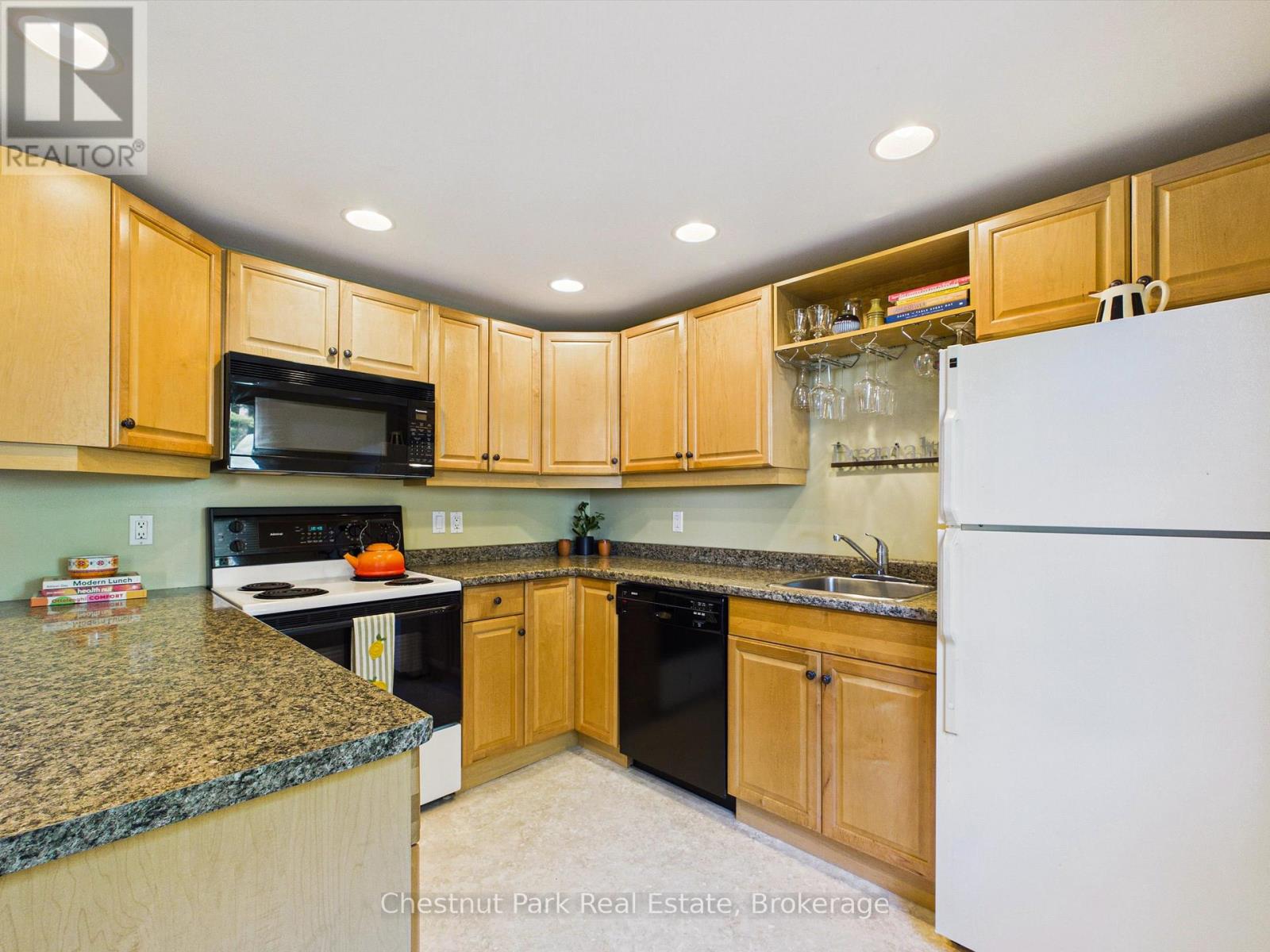 1014 KELLY ROAD - Image 4