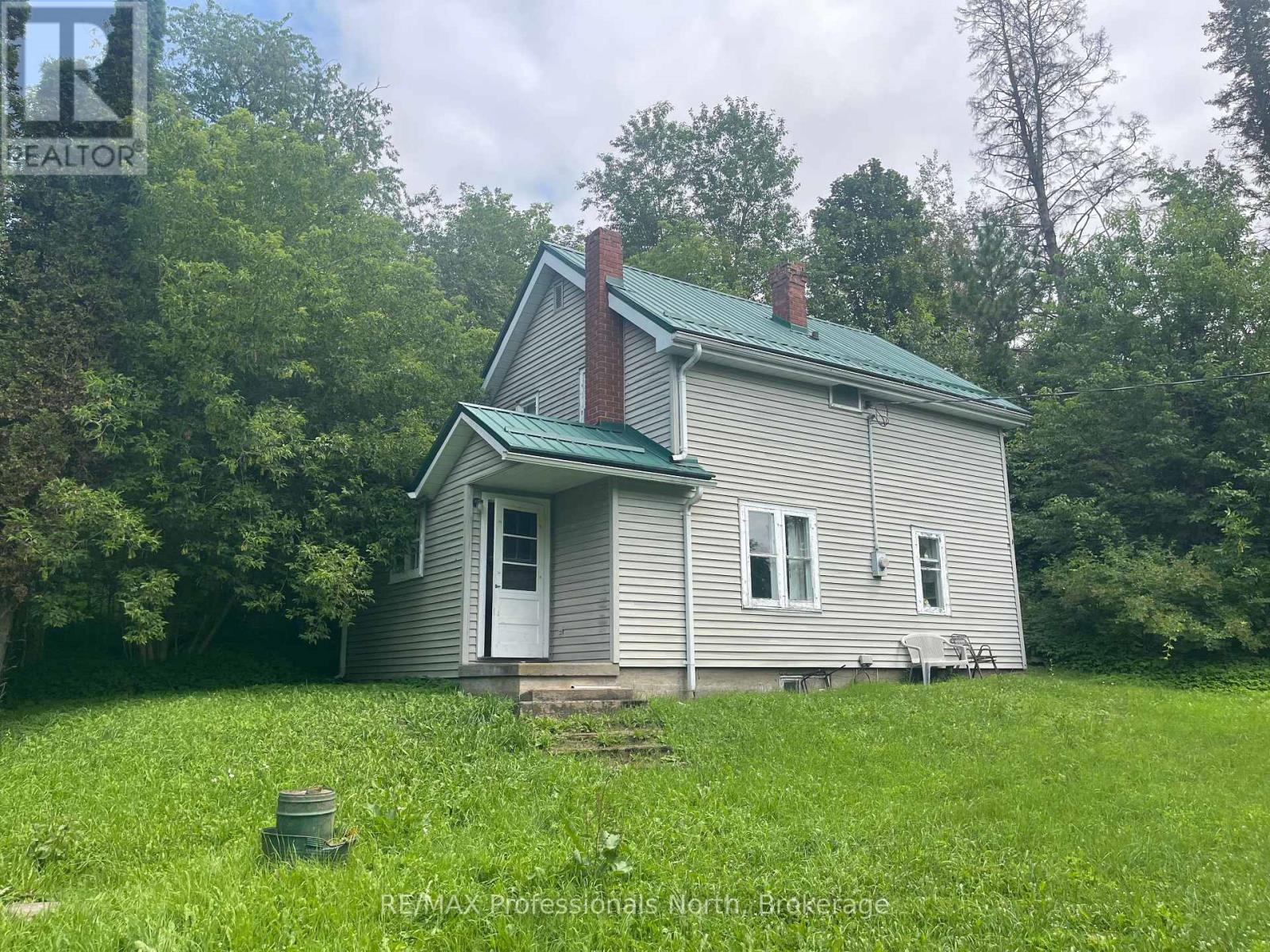 1038 GOODERHAM STREET - 2
