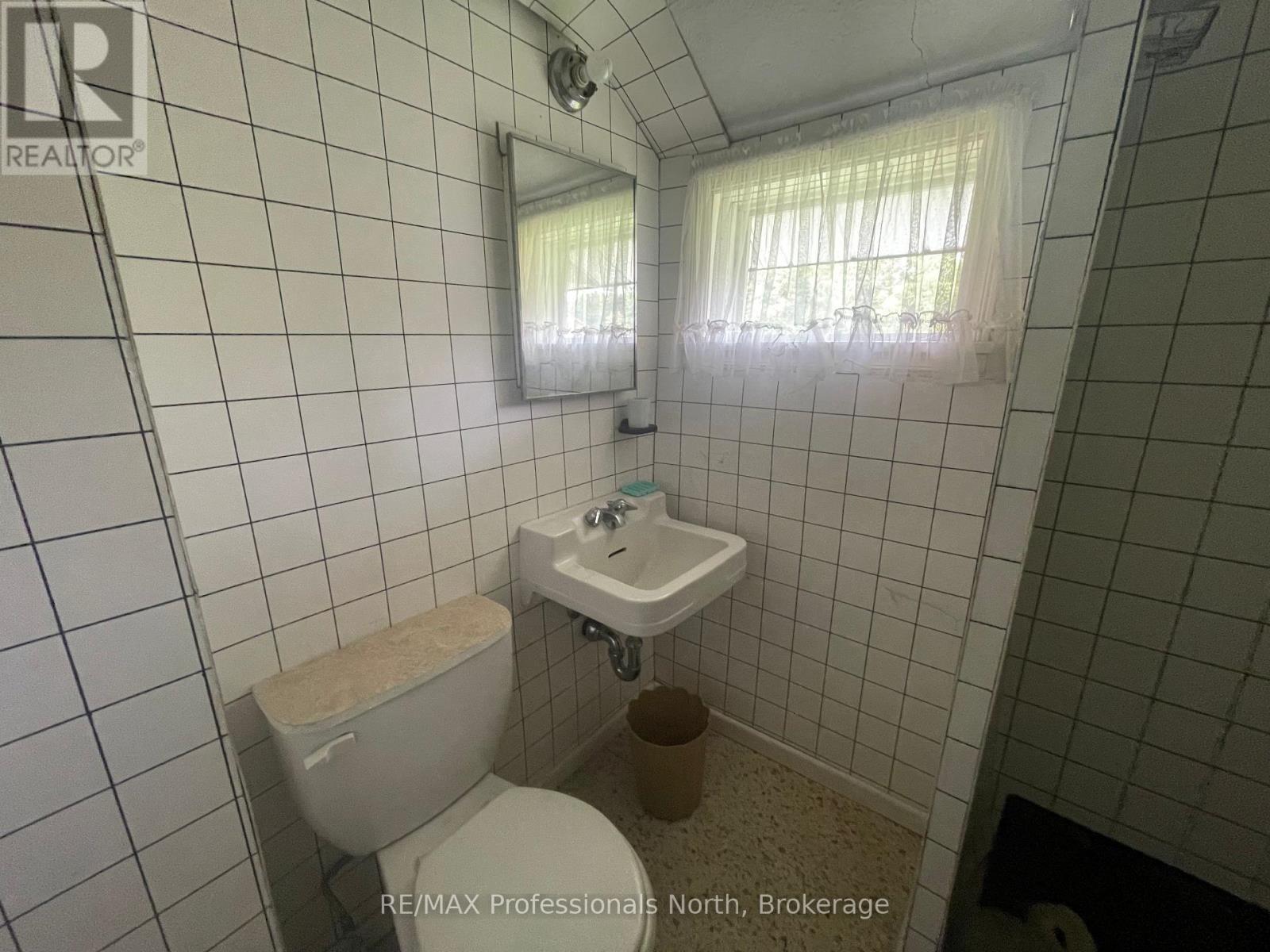 1038 GOODERHAM STREET - 22