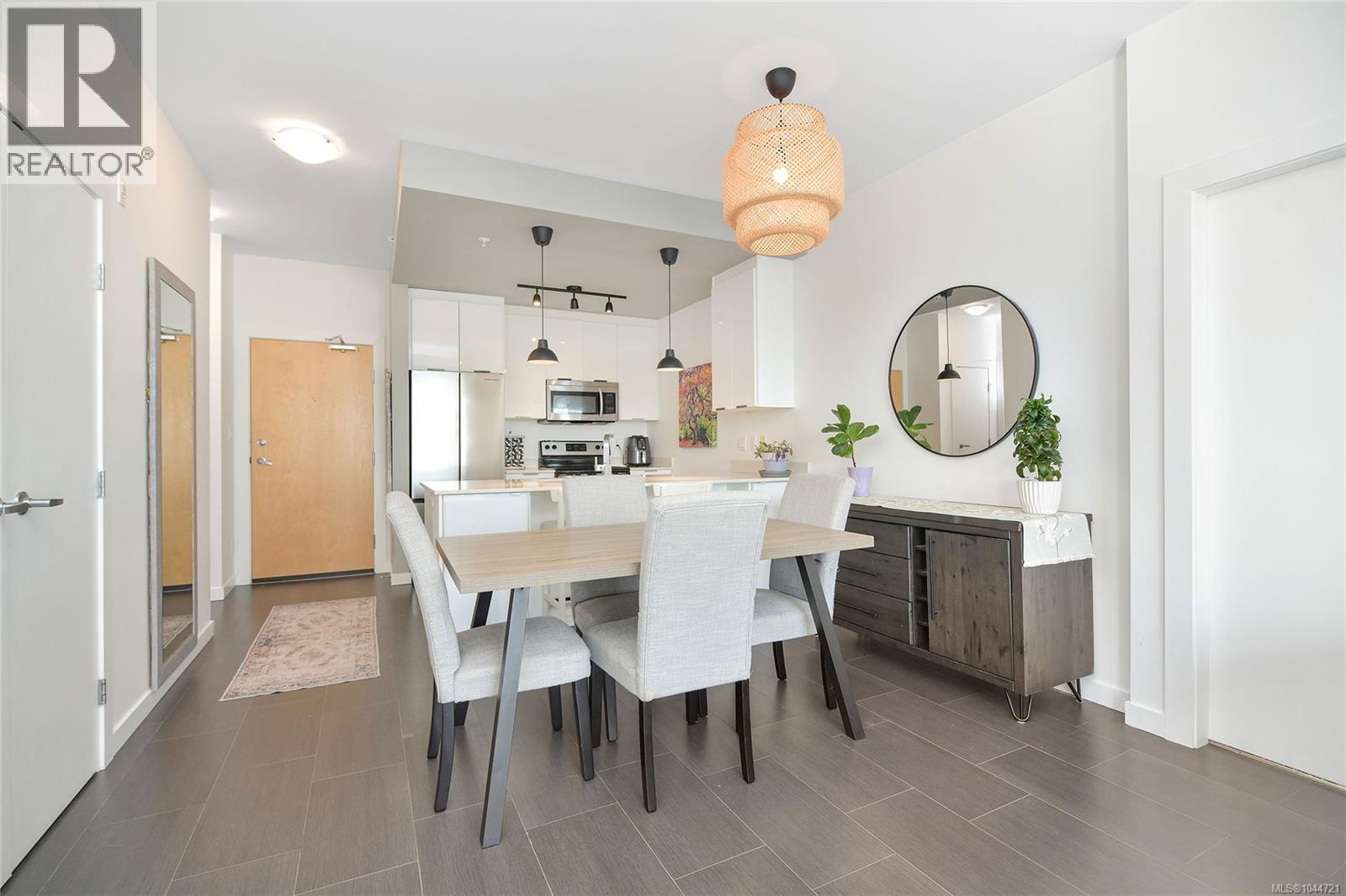 #421 2871 JACKLIN Rd - 2