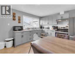 Kitchen - 2231 39 Street Se, Calgary, AB T2B1A6 Photo 9