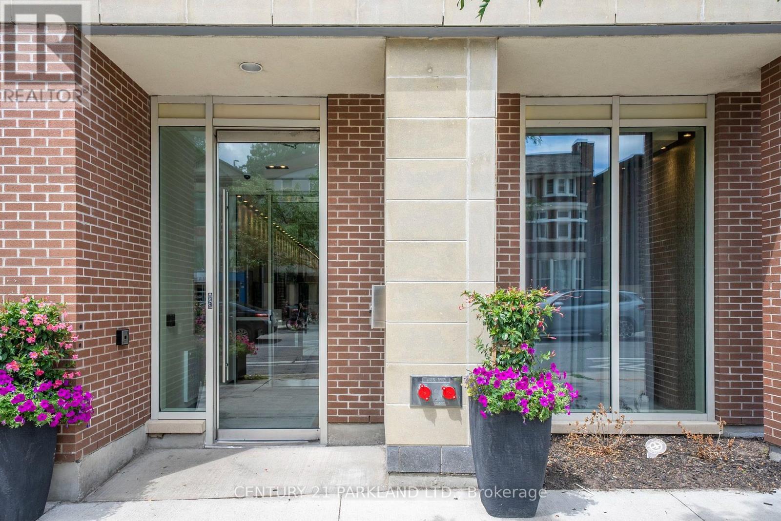 #602 1638 BLOOR STREET W - 3