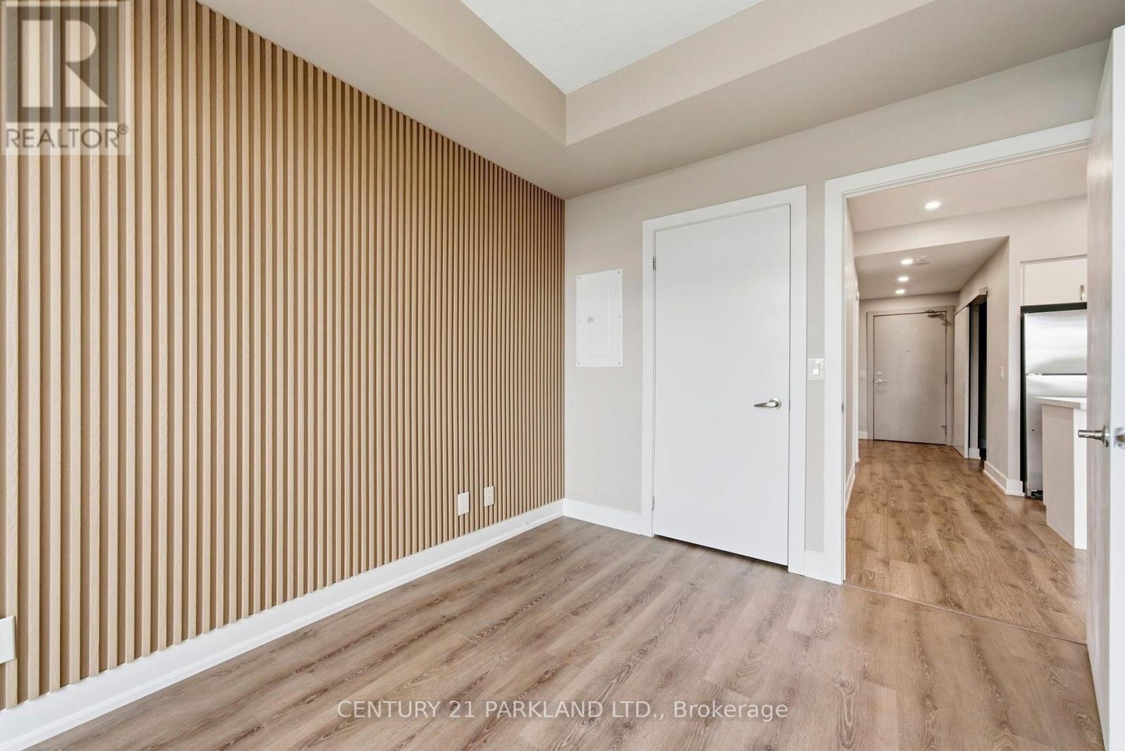 #602 1638 BLOOR STREET W - 32