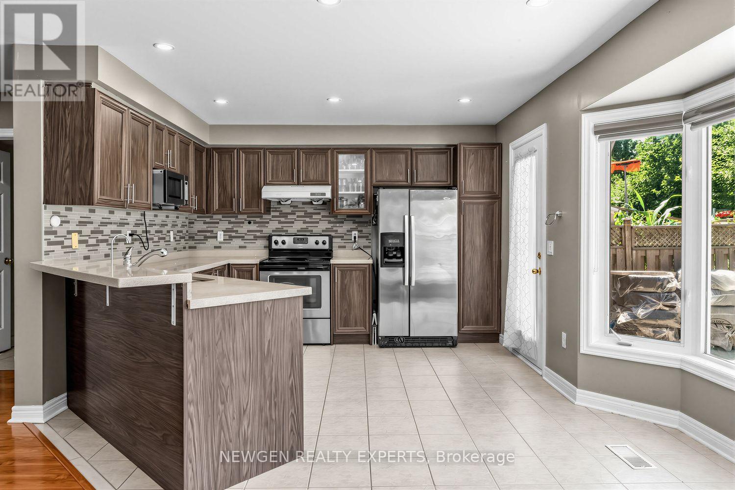 10 CHECKERBERRY CRESCENT - 13