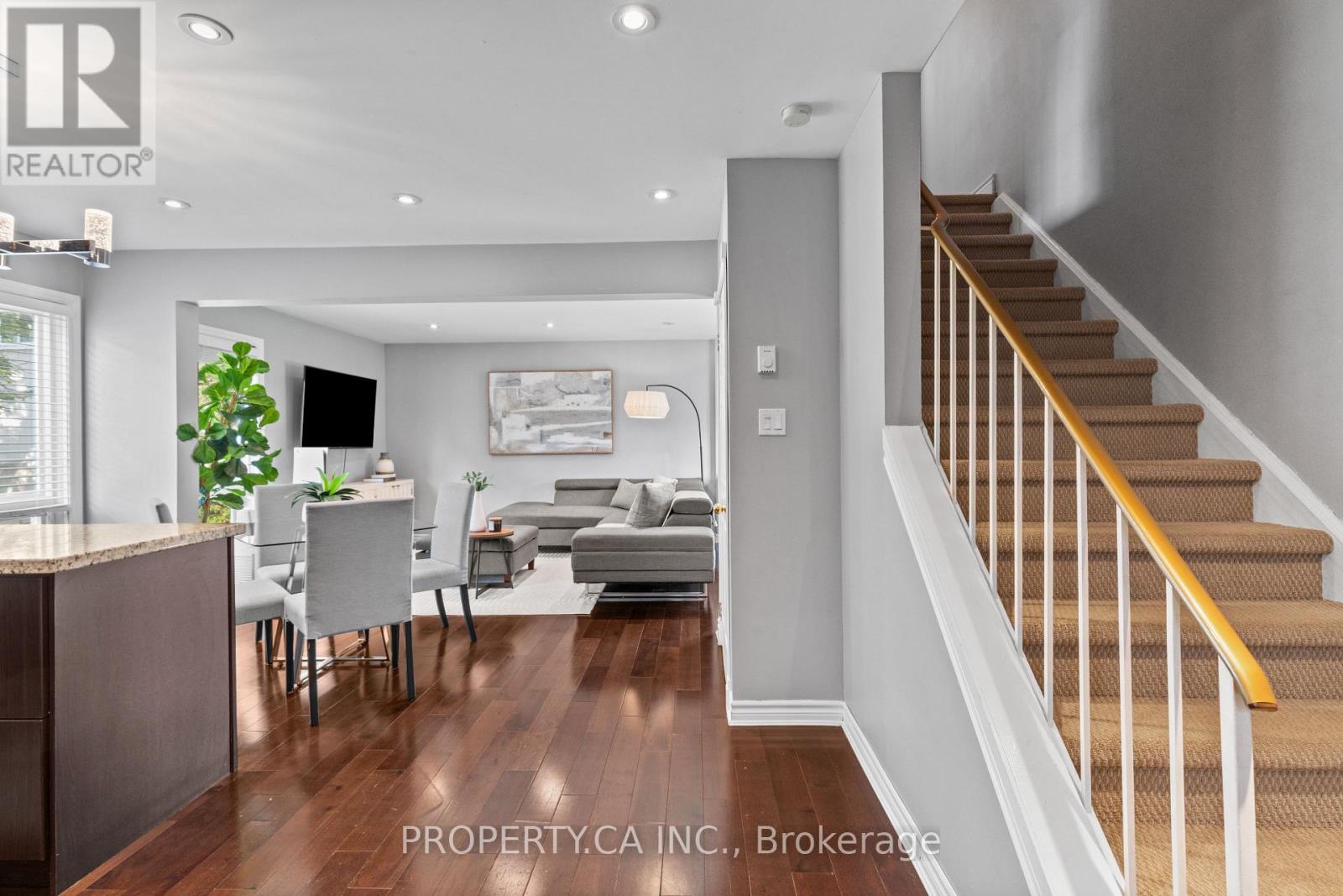 37 GLADSTONE SQUARE - 13