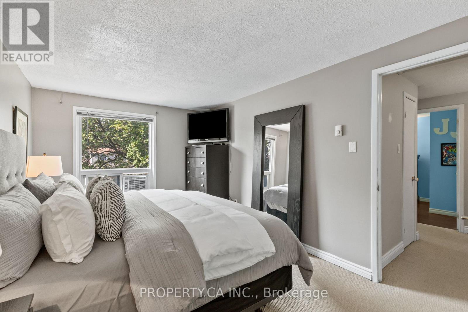 37 GLADSTONE SQUARE - 14