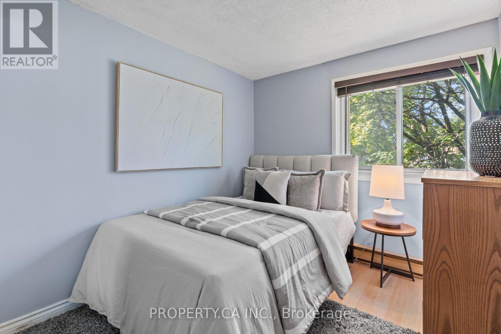 37 GLADSTONE SQUARE - 17