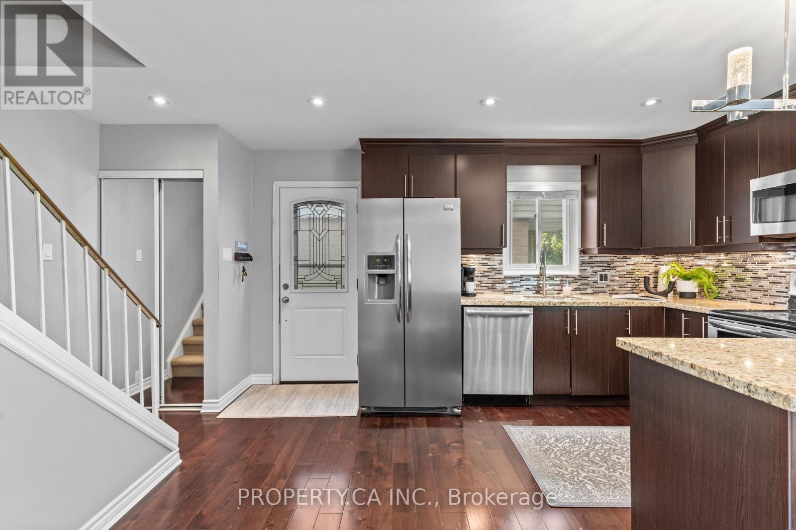 37 GLADSTONE SQUARE - 9