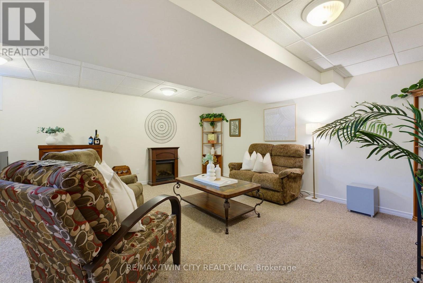 934 ZELLER CRESCENT - 18