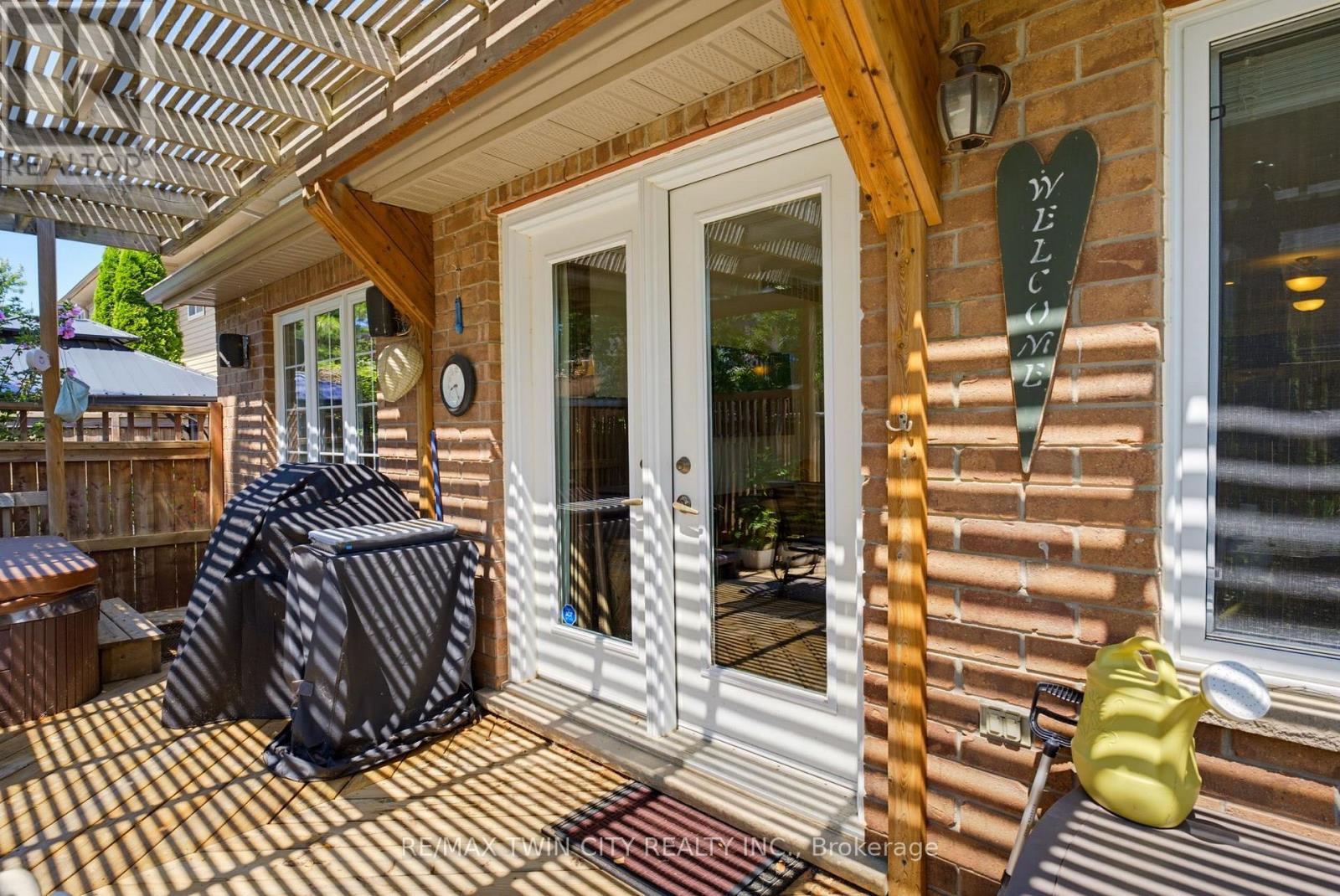 934 ZELLER CRESCENT - 21