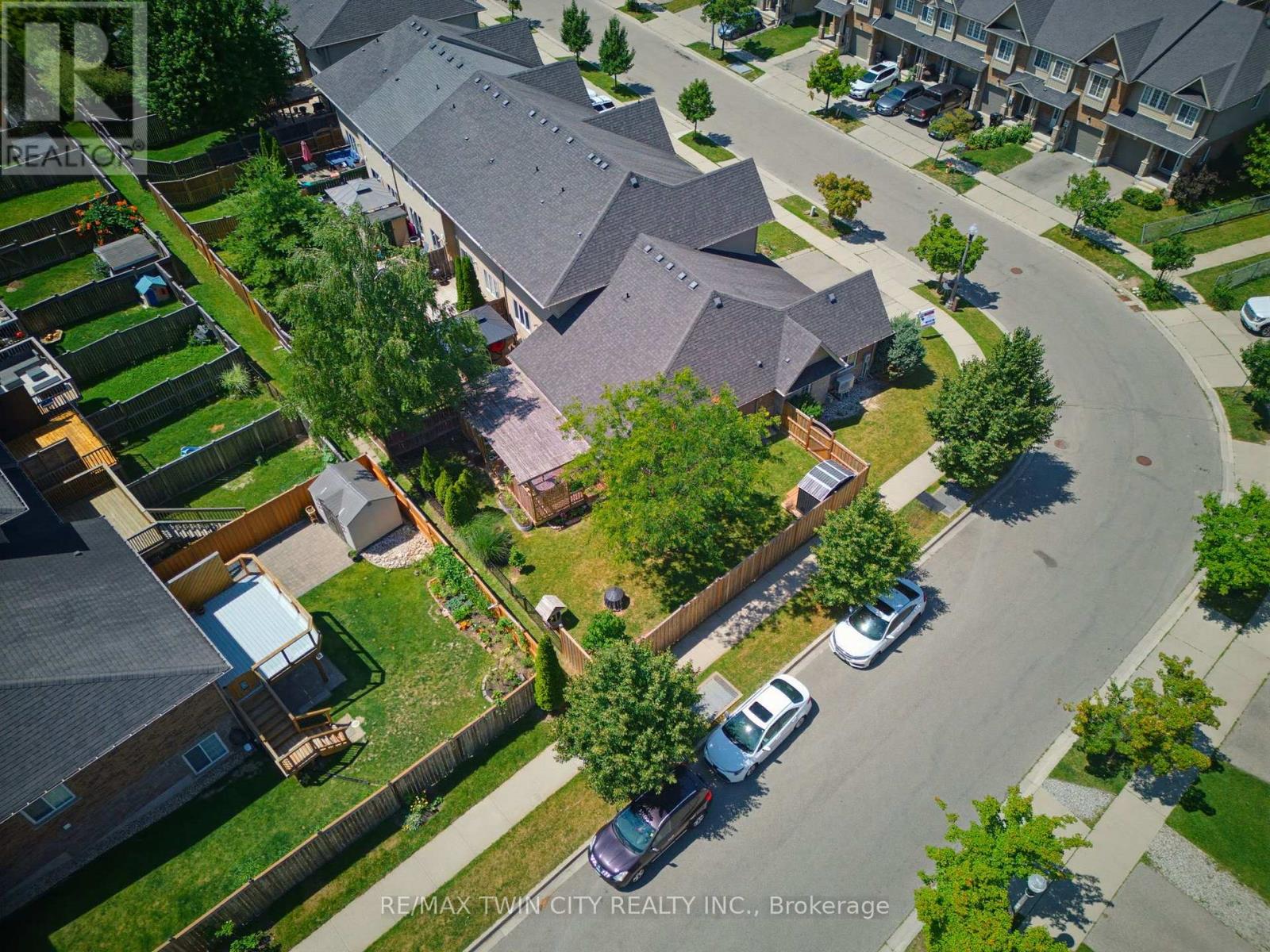 934 ZELLER CRESCENT - 28