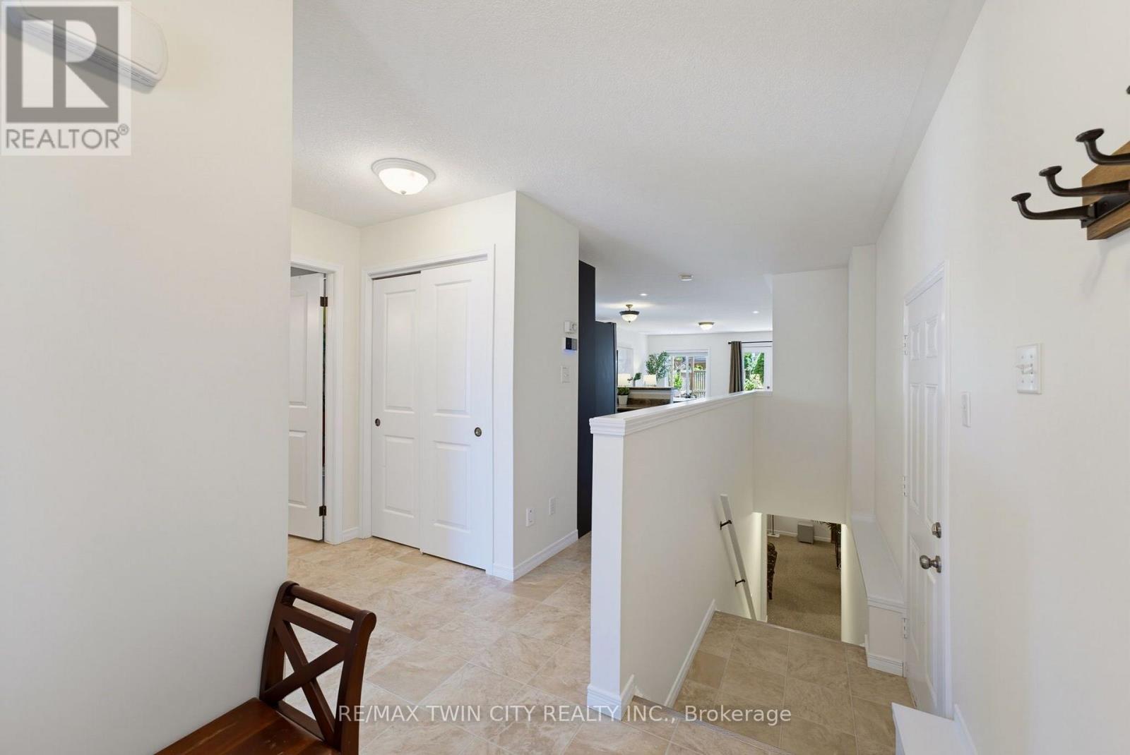 934 ZELLER CRESCENT - 5