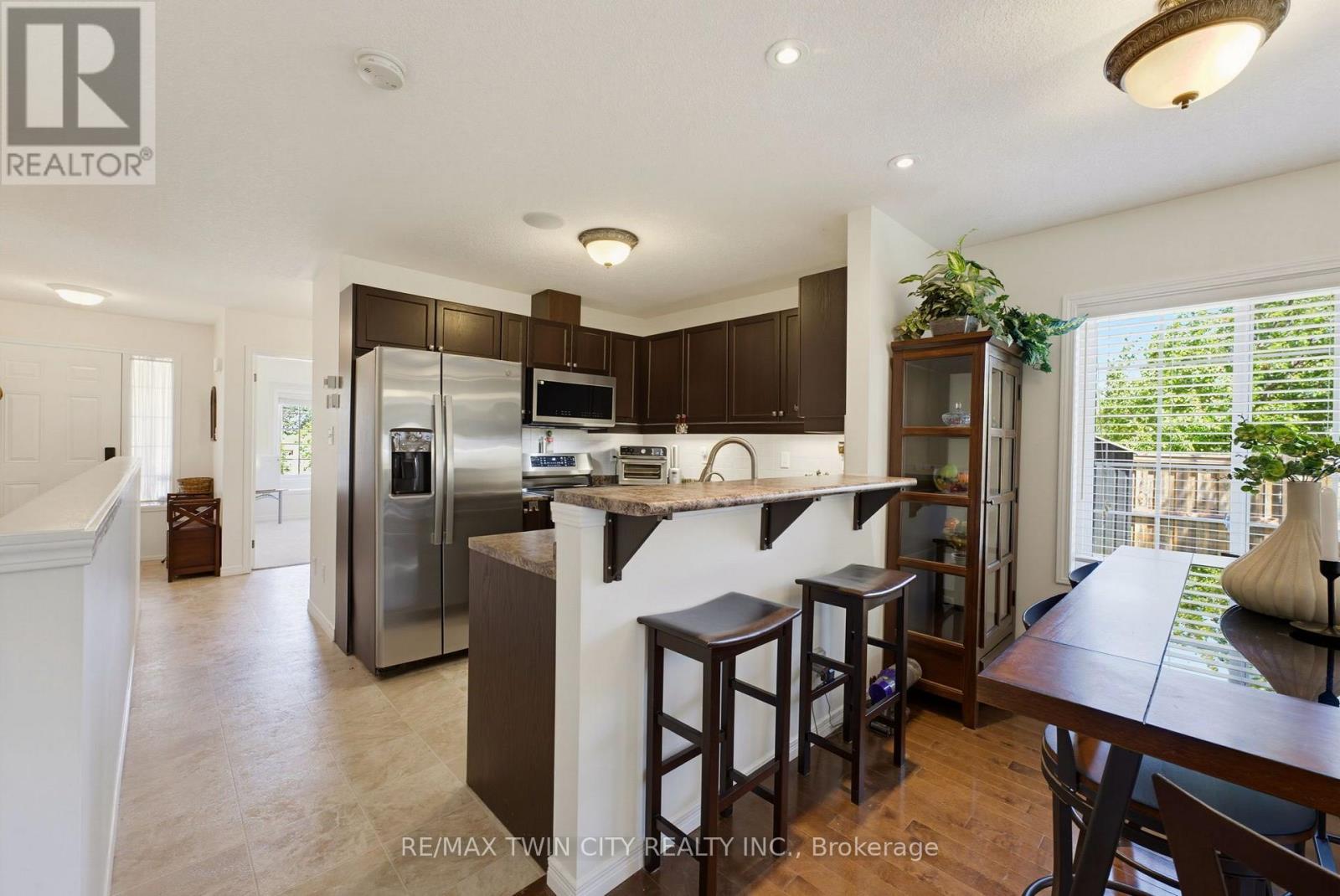934 ZELLER CRESCENT - 6