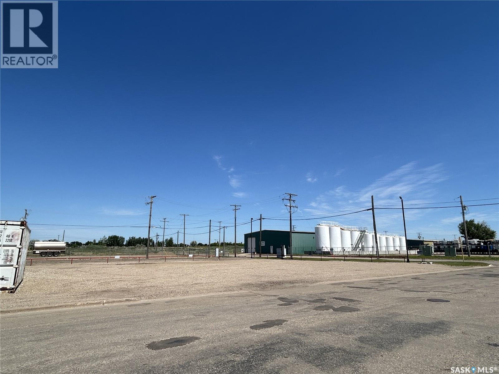 901 5th STREET, Estevan, Saskatchewan, S4A0Y8, Estevan, Saskatchewan — photo 4 of 5