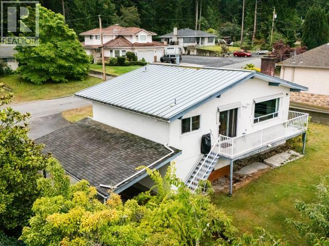 3571 MACKENZIE AVE - 10