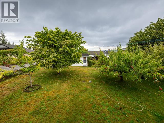 3571 MACKENZIE AVE - 11