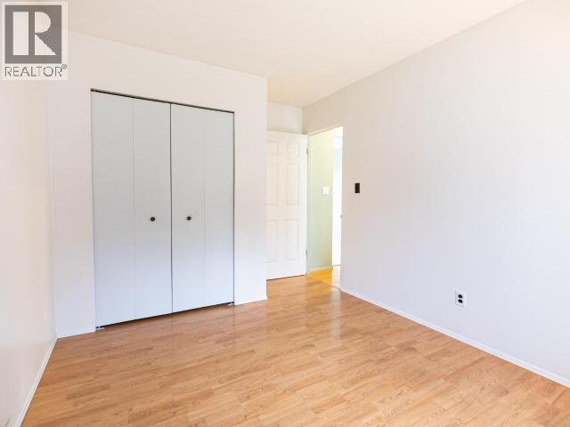 3571 MACKENZIE AVE - 27
