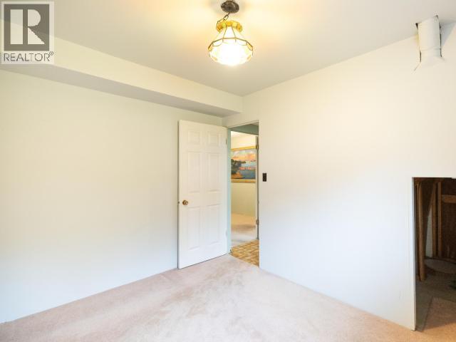 3571 MACKENZIE AVE - 30