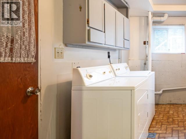 3571 MACKENZIE AVE - 39