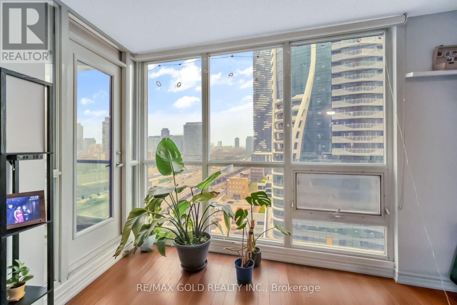 #1808 16 YONGE STREET - 24