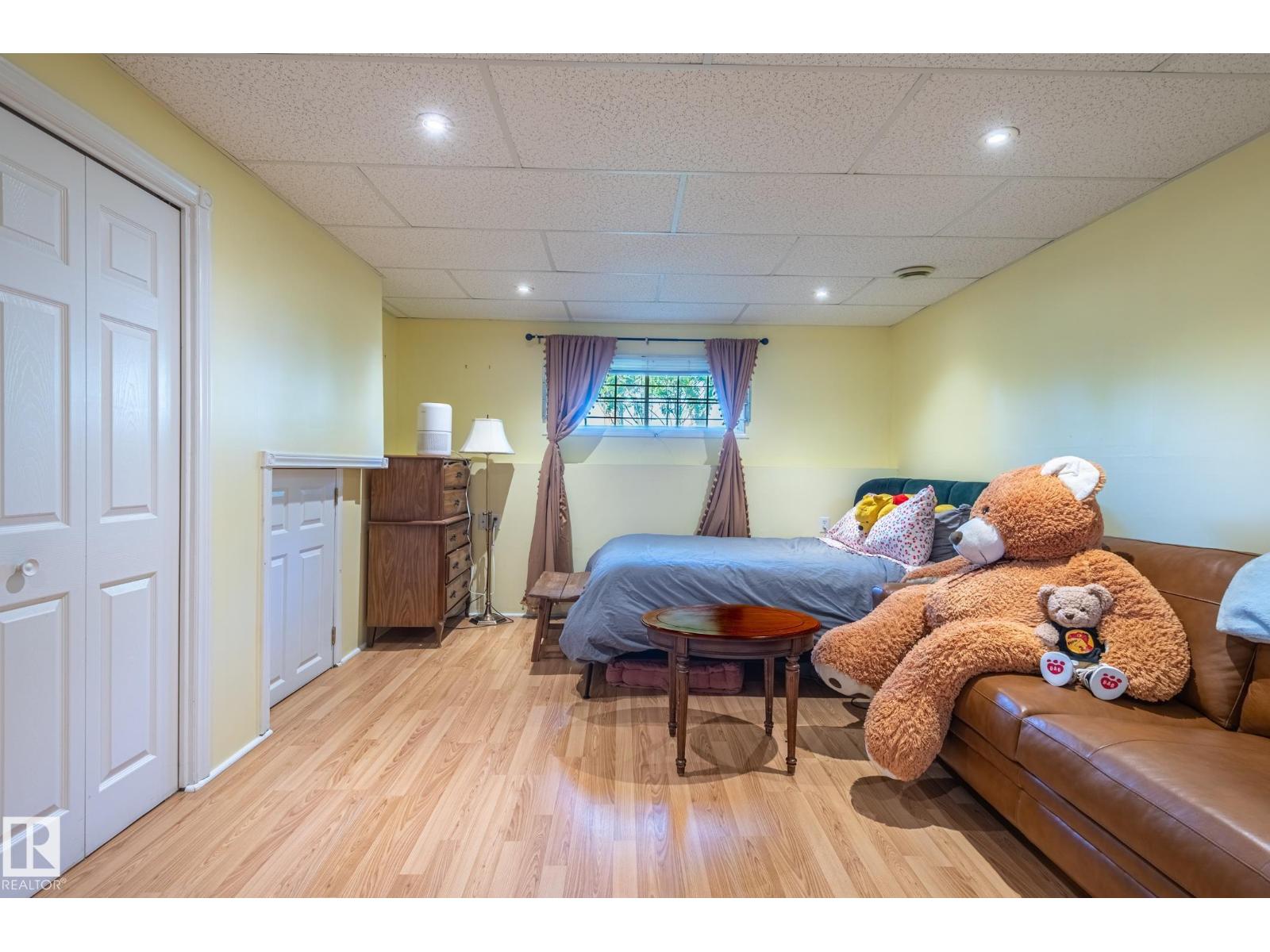 11515 125 ST NW - 47