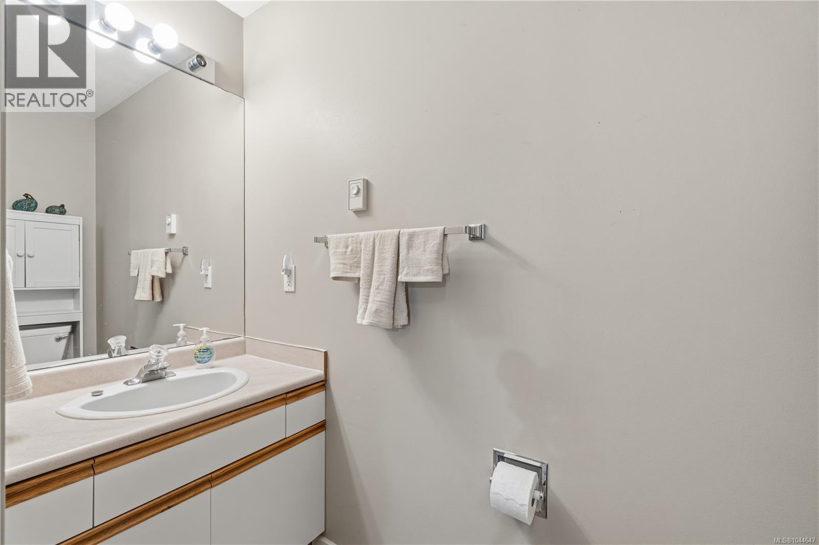 #38 454 Morison Ave - 14