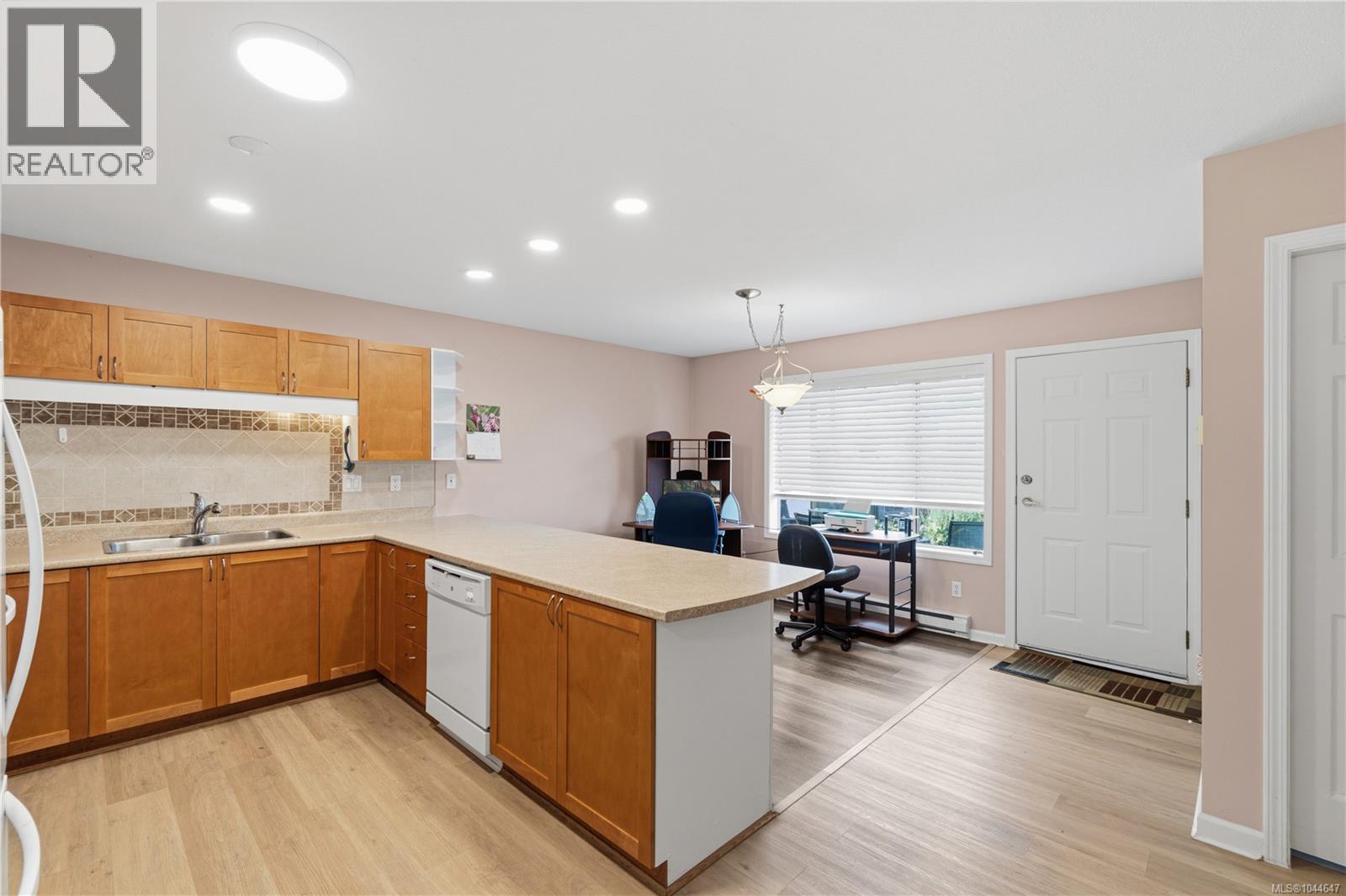 #38 454 Morison Ave - Image 15