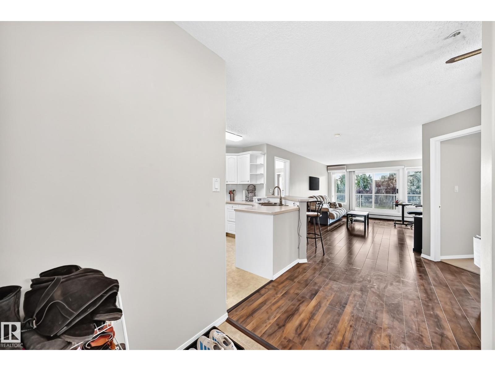 #201 9760 174 ST NW - 4